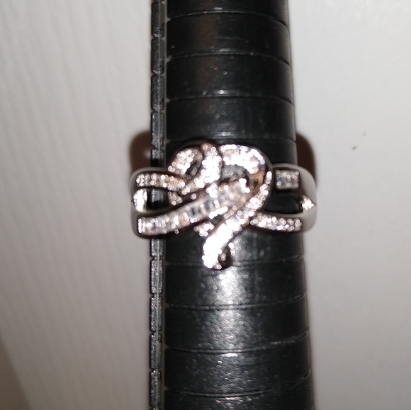 NWT WHITE SAPPHIRE HEART RING - Picture 7 of 8